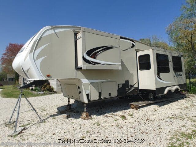 Used 2017 Grand Design Reflection Super-Lite 30BH (in Millsboro, DE) available in Salisbury, Maryland