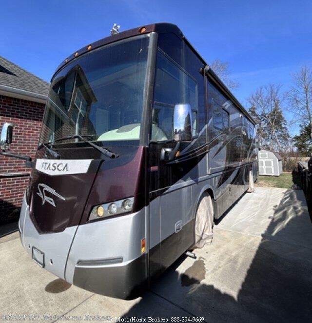 2013 Meridian 34B (in Murfreesboro, TN) by Winnebago from The Motorhome Brokers in Salisbury, Maryland