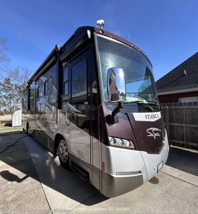 2013 Winnebago Meridian 34B (in Murfreesboro, TN) - Used Class A For Sale by The Motorhome Brokers in Salisbury, Maryland