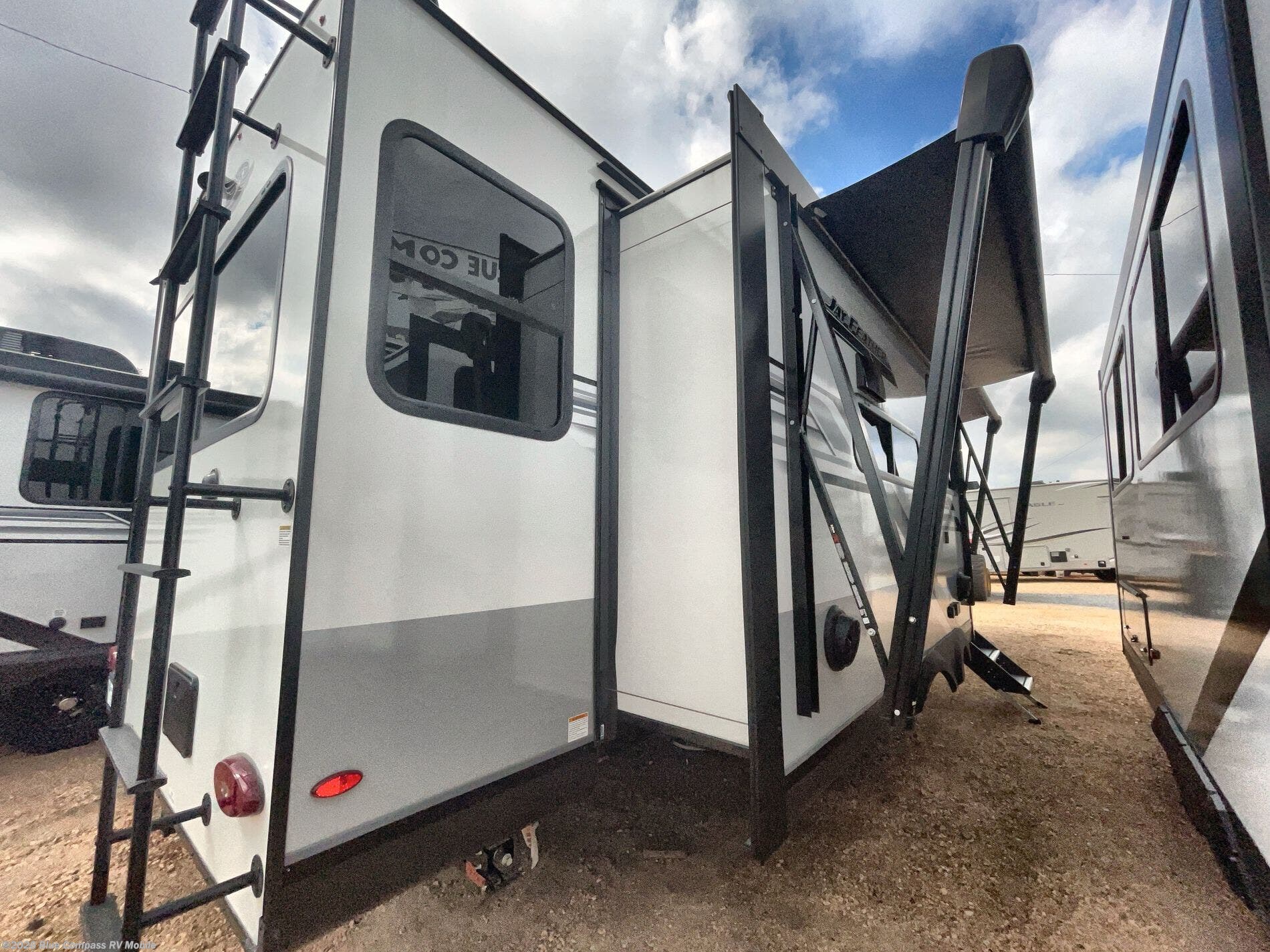 2025 Jayco Jay Feather 27MK - New Travel Trailer For Sale by Blue Compass RV Mobile in Theodore, Alabama