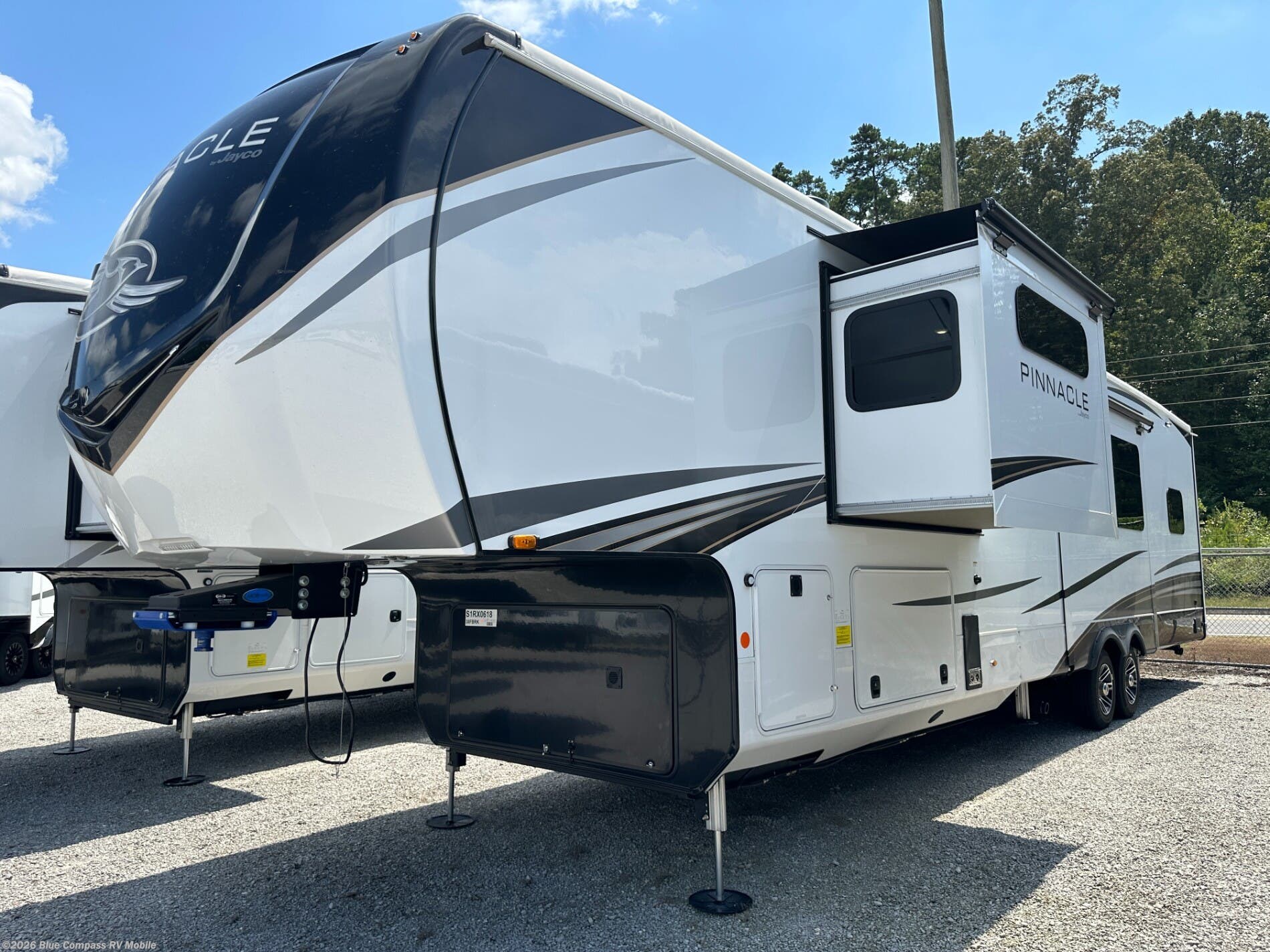New 2025 Jayco Pinnacle 38FBRK available in Theodore, Alabama