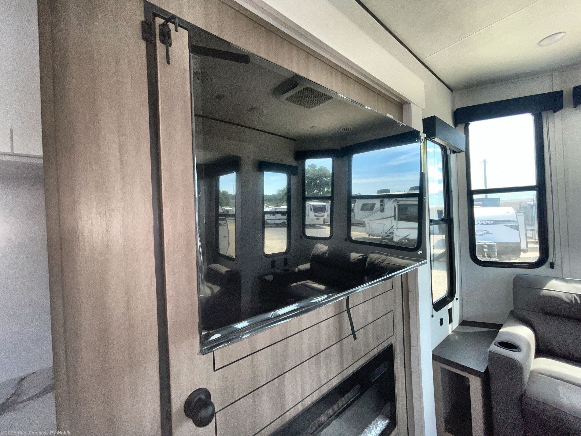New 2026 Jayco Jay Flight Bungalow 401FLTS DS available in Theodore, Alabama