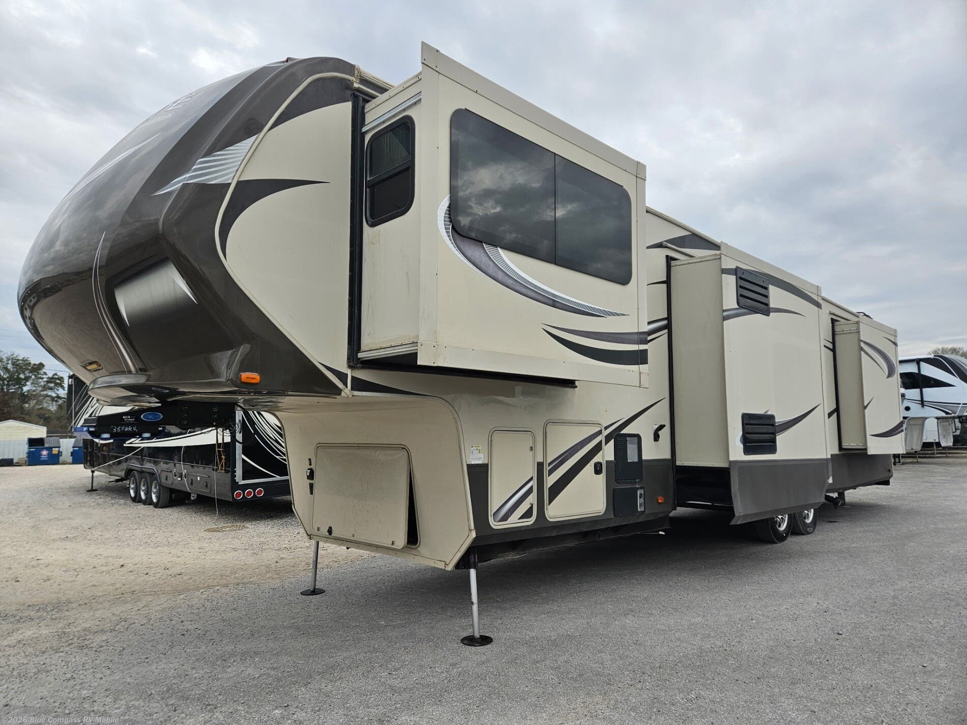 2016 Grand Design Solitude 379FL - Used Fifth Wheel For Sale by Blue Compass RV Mobile in Theodore, Alabama features Slideout