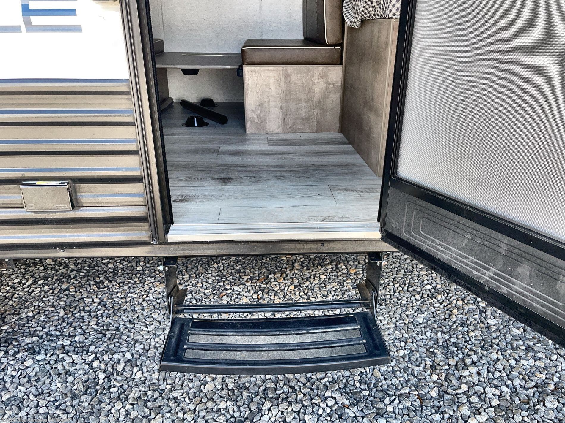 2025 Springdale Classic Mini 1800BH by Keystone from Blue Compass RV Mobile in Theodore, Alabama
