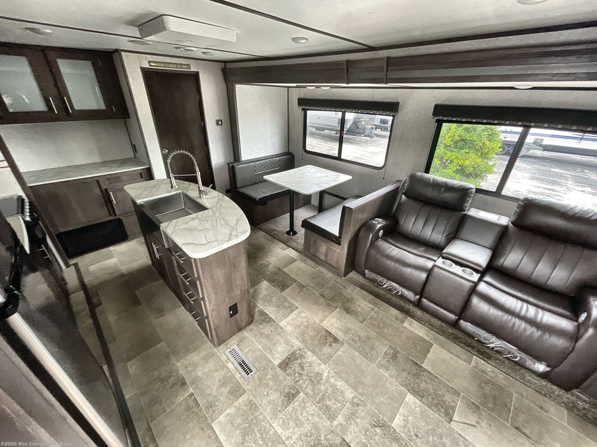 2021 Coleman Lantern Series 337BH by Coleman from Blue Compass RV Mobile in Theodore, Alabama