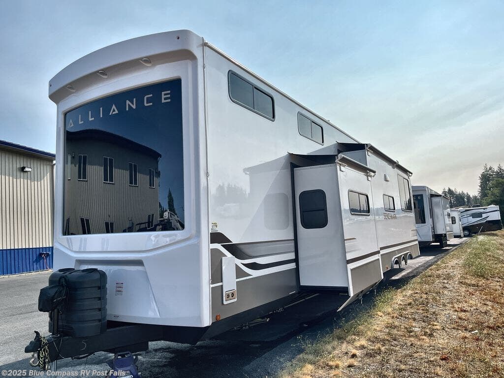 2026 Benchmark 44LFT by Alliance RV from Blue Compass RV Post Falls in Post Falls, Idaho