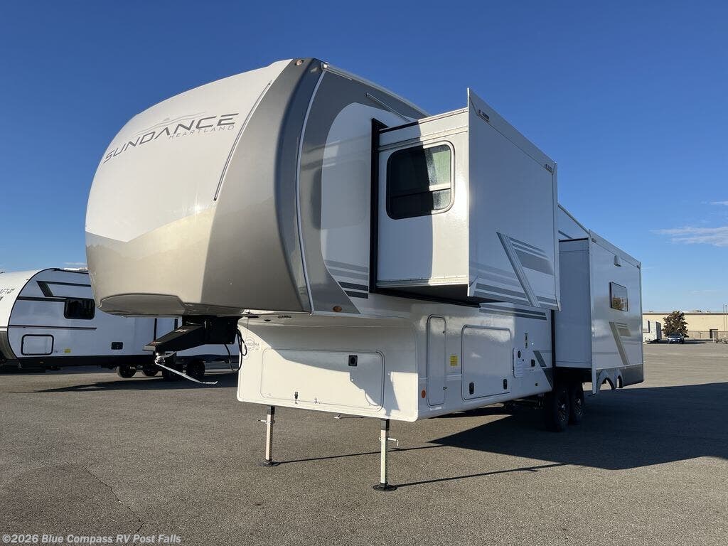 2026 Sundance 32RLBS by Heartland from Blue Compass RV Post Falls in Post Falls, Idaho