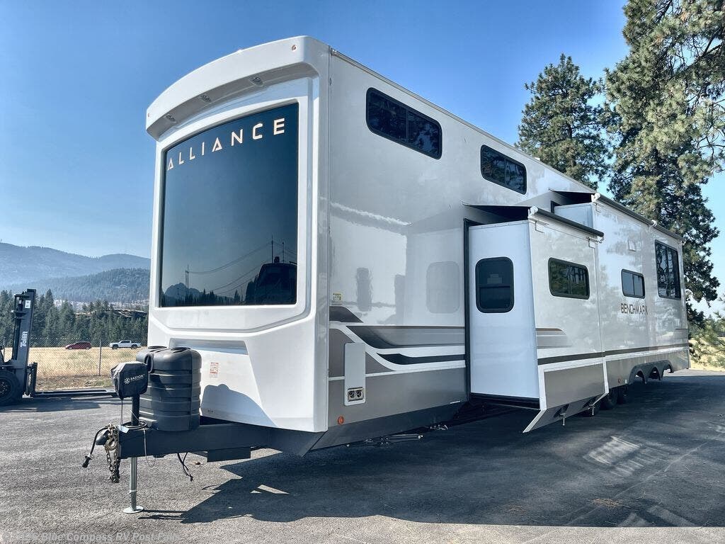 New 2026 Alliance RV Benchmark 44LFT available in Post Falls, Idaho