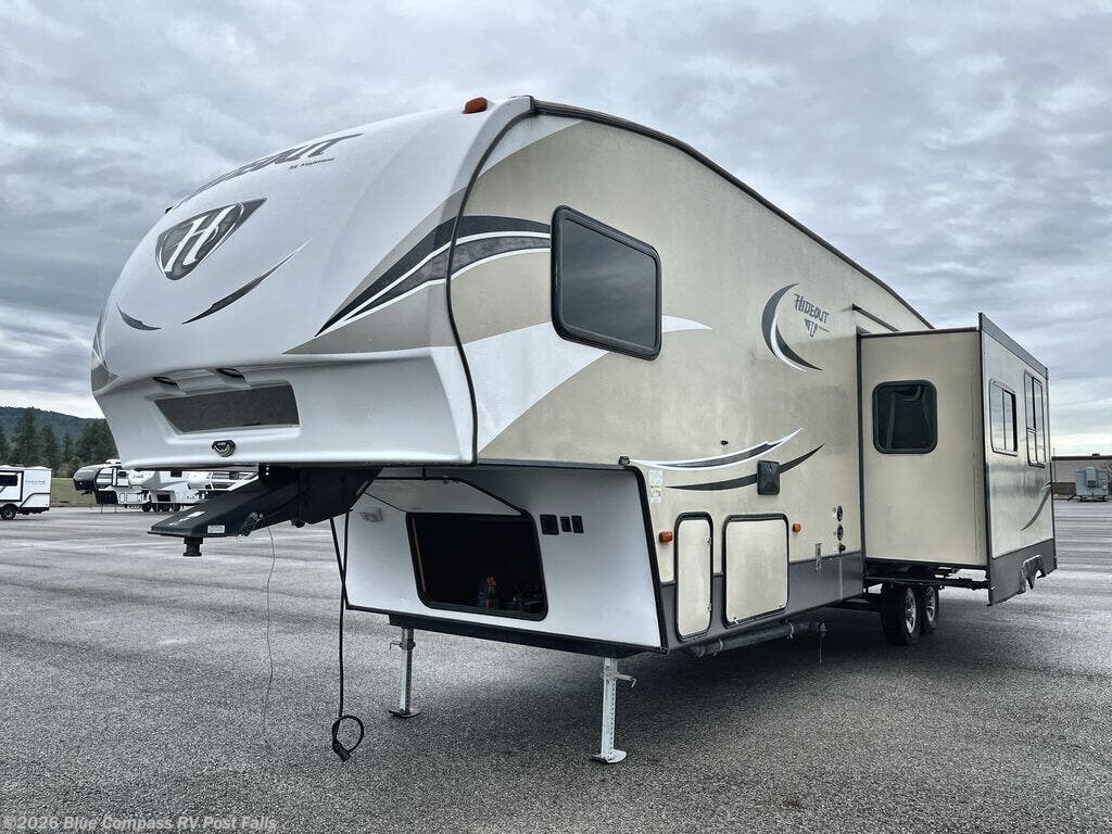 2018 Hideout 298BHDS by Keystone from Blue Compass RV Post Falls in Post Falls, Idaho