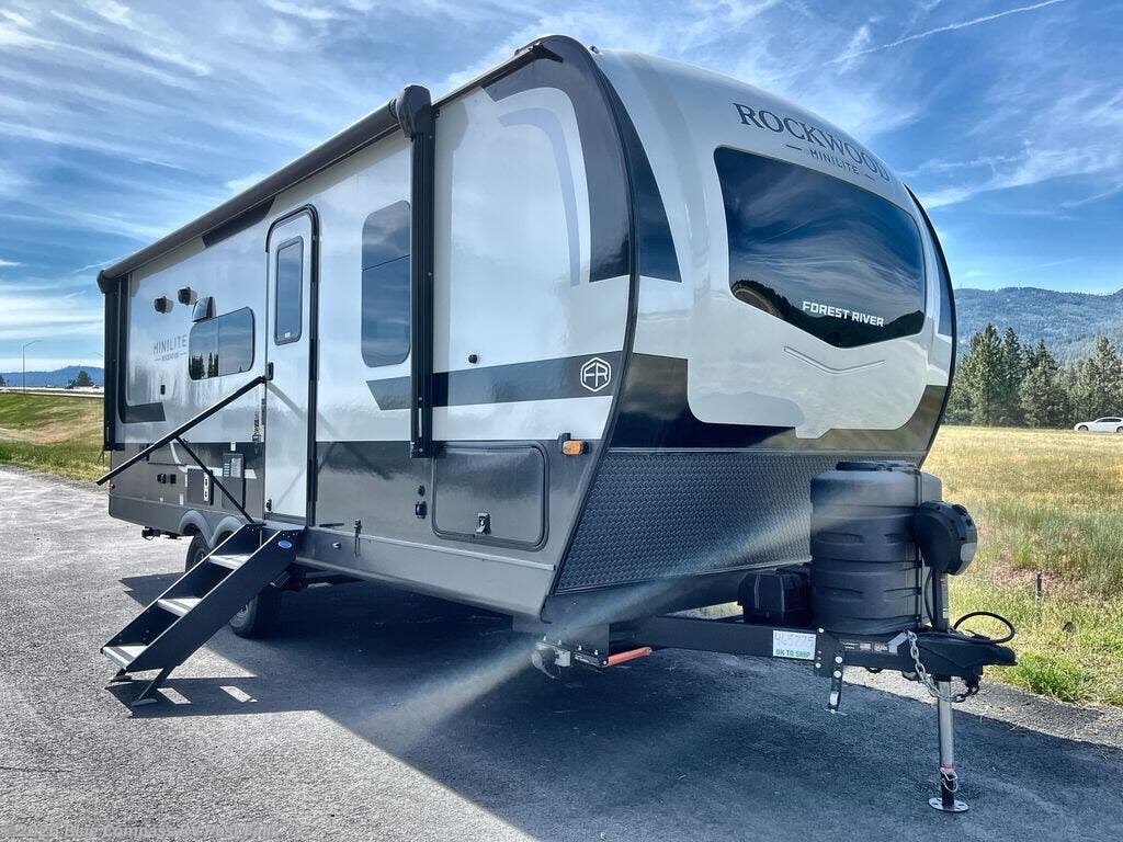2026 Forest River Rockwood Mini Lite 2520BH - Used Travel Trailer For Sale by Blue Compass RV Post Falls in Post Falls, Idaho