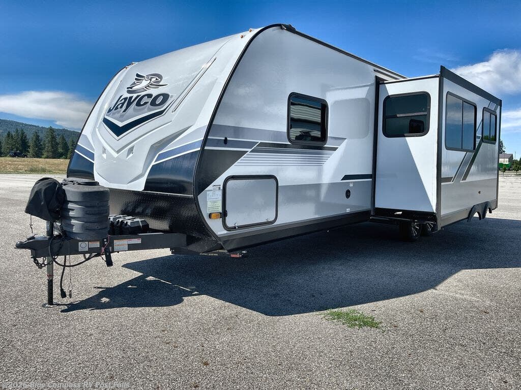 Used 2024 Jayco Jay Feather 27BHB available in Post Falls, Idaho