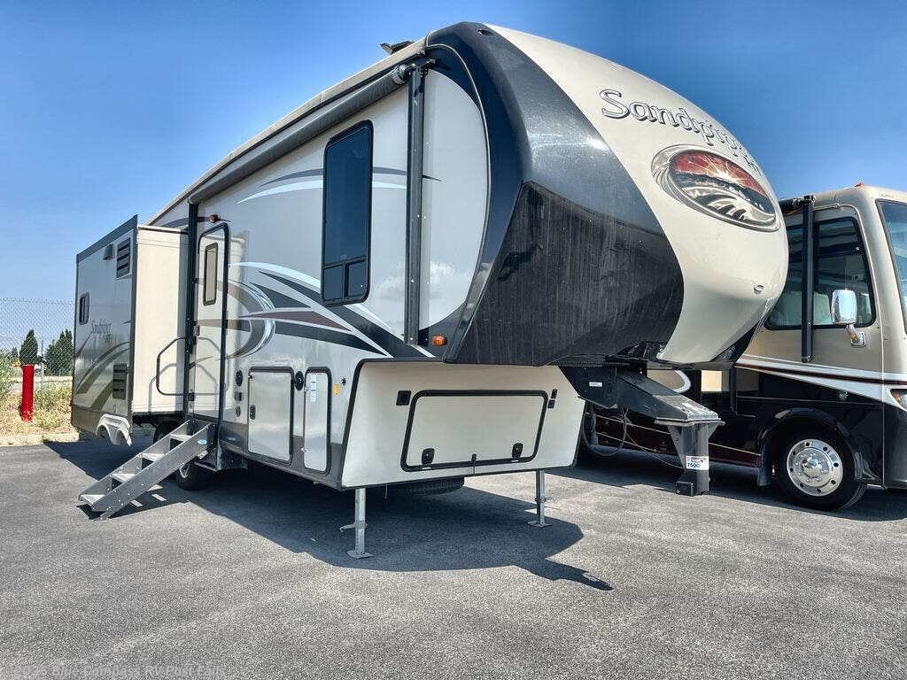 2017 Sandpiper 3250IK by Forest River from Blue Compass RV Post Falls in Post Falls, Idaho