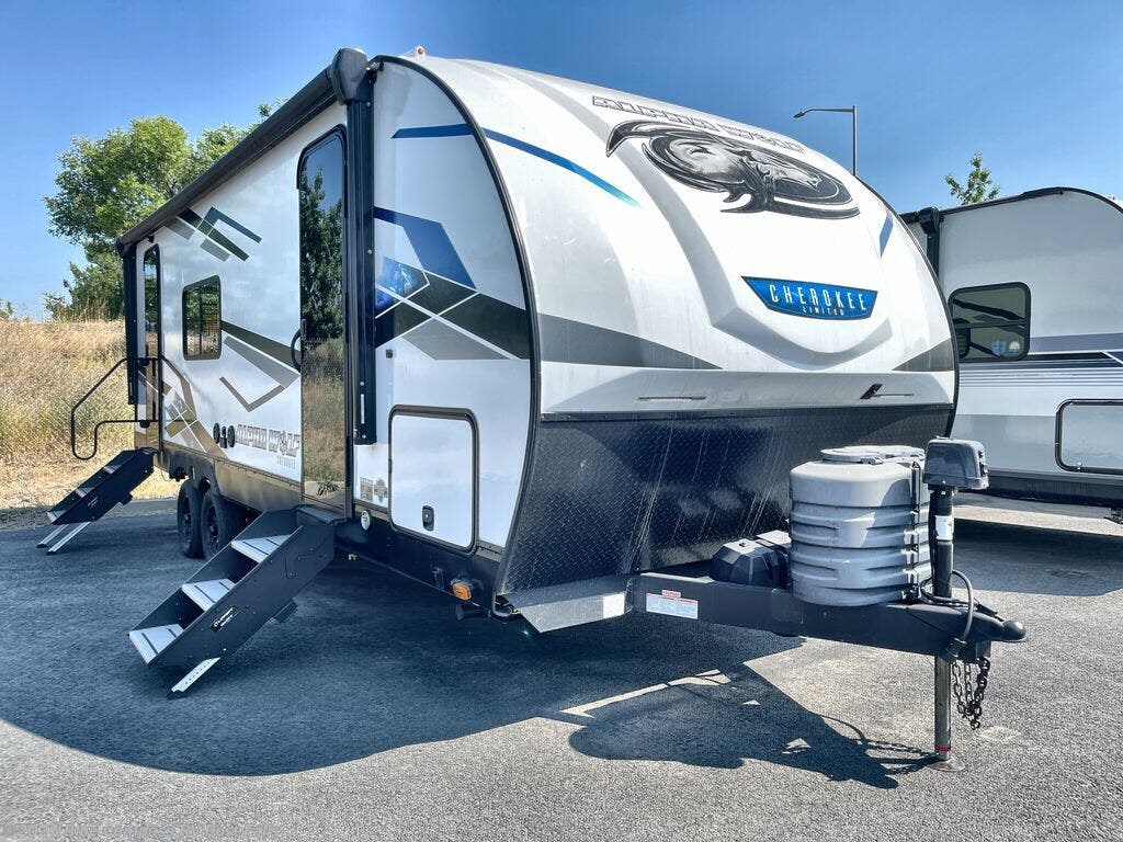 2024 Cherokee Alpha Wolf 23LDE-L by Forest River from Blue Compass RV Post Falls in Post Falls, Idaho