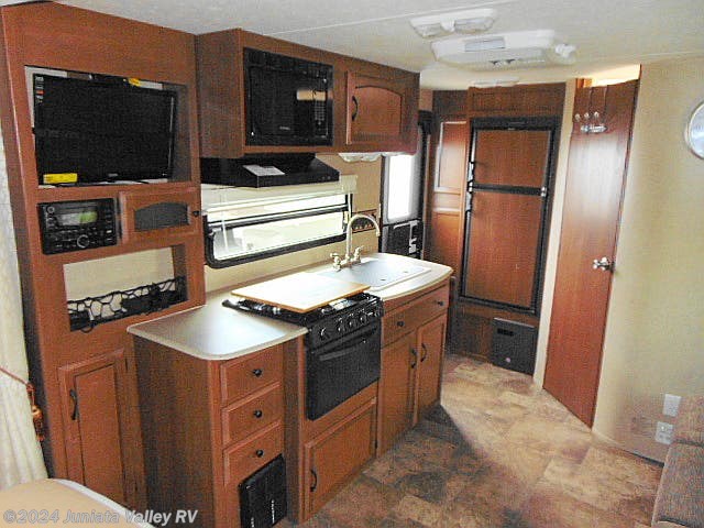 2014 Coachmen Freedom Express 192RBS RV for Sale in Mifflintown, PA 2014 Coachmen Freedom Express 192rbs Specs