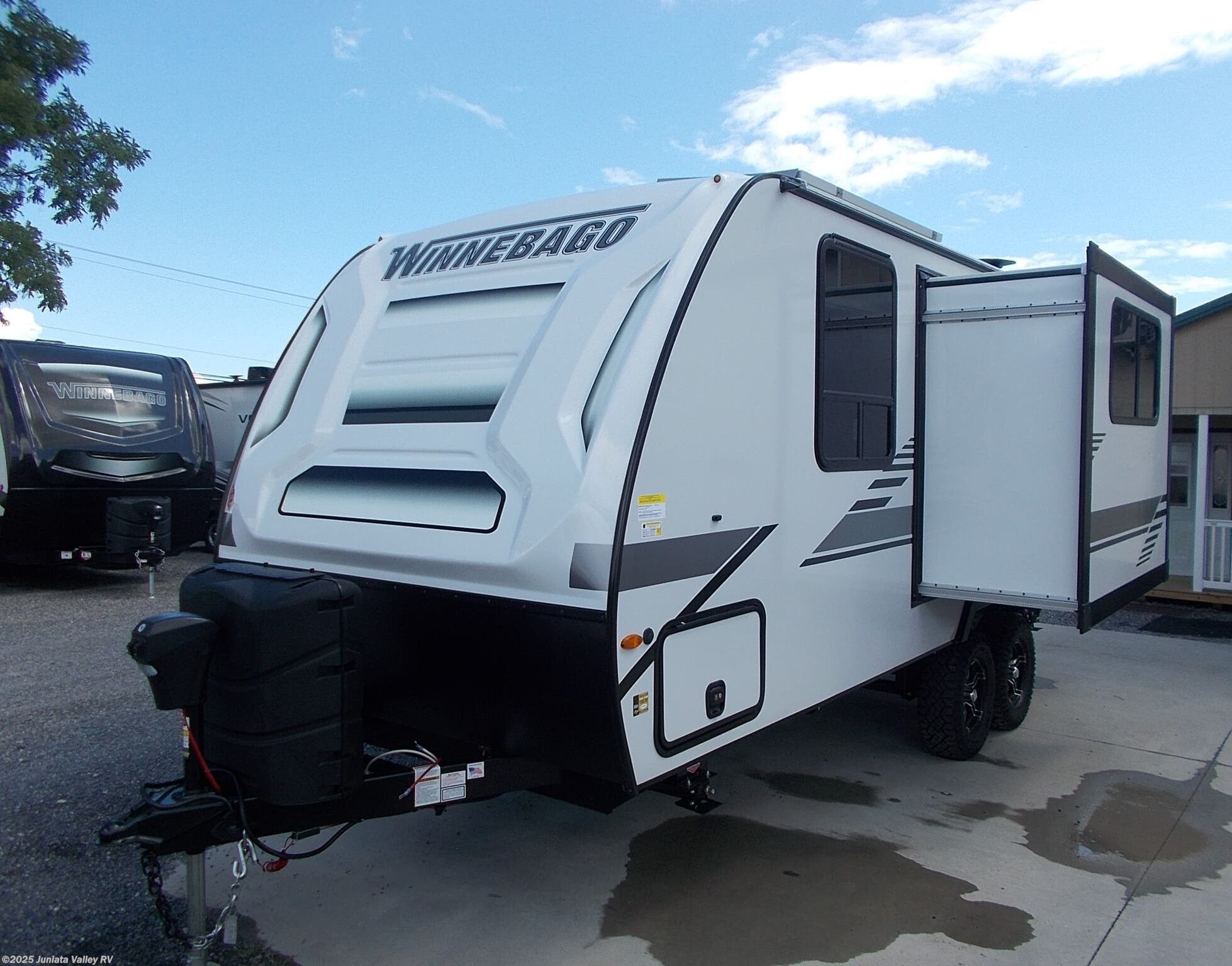 2022 Winnebago Micro Minnie 2108FBS RV for Sale in Mifflintown, PA