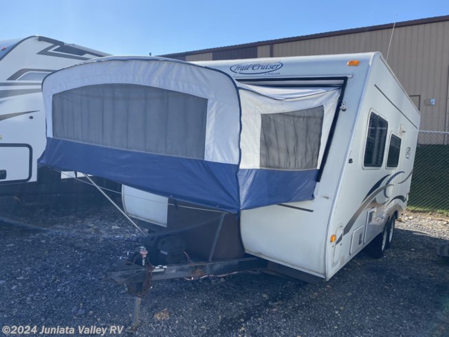 2006 R-Vision Trail-Cruiser 21RBH - Used Travel Trailer For Sale by Juniata Valley RV in Mifflintown, Pennsylvania