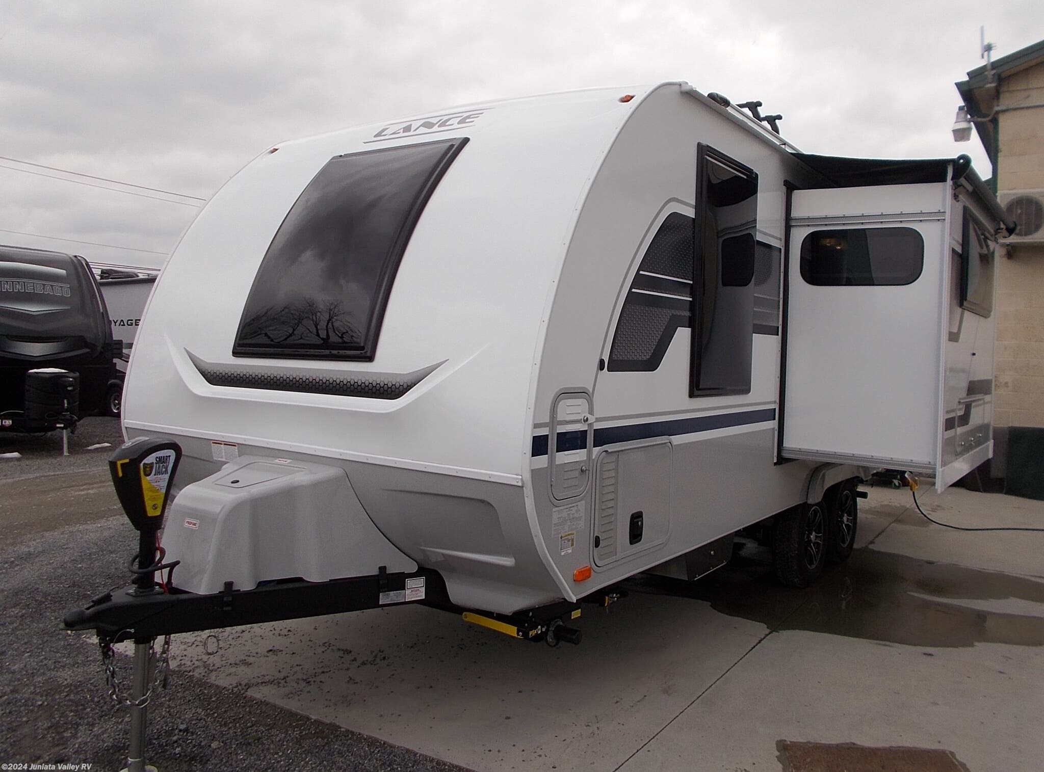 how much does a lance 1985 travel trailer cost