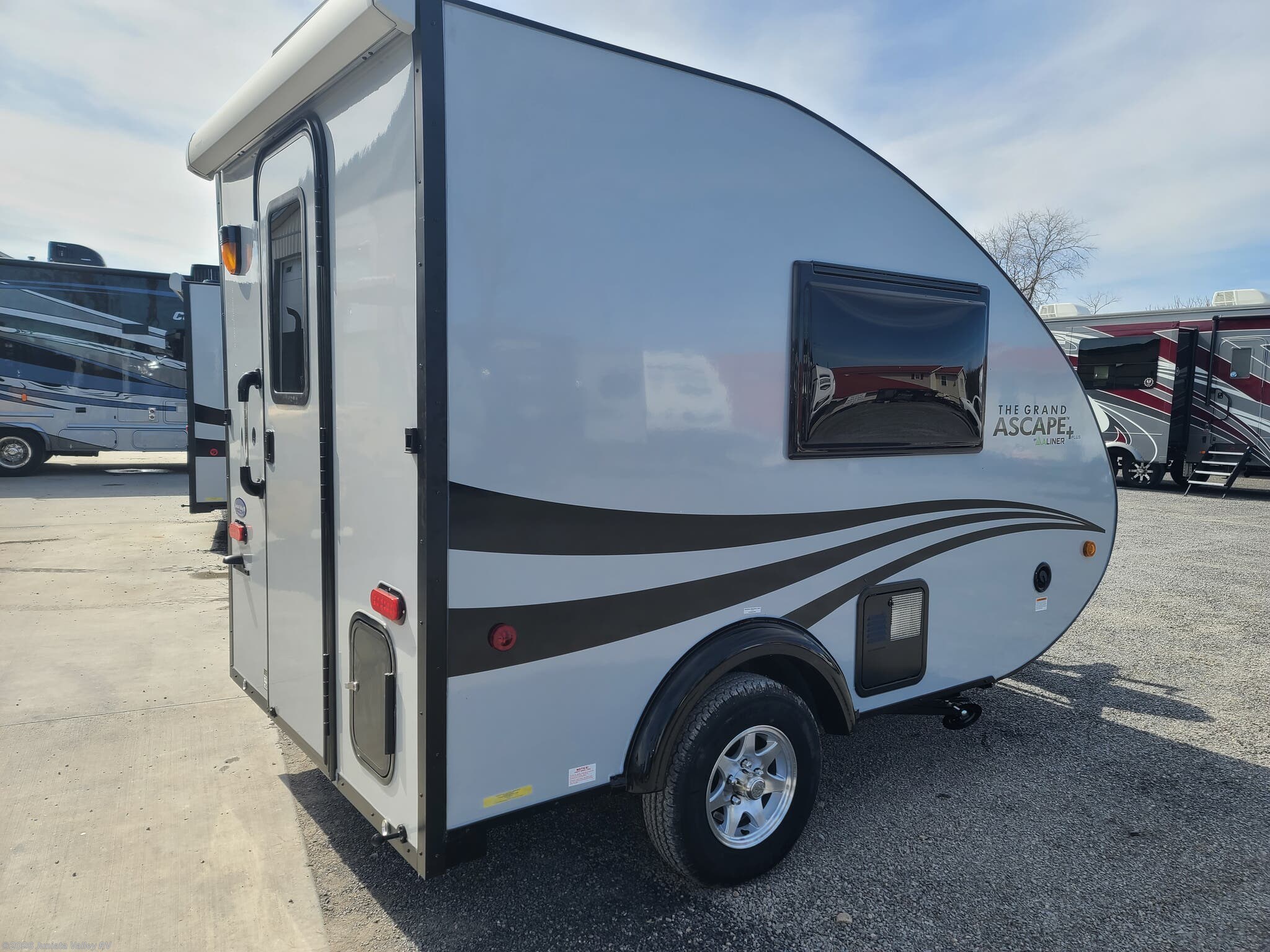 2023 Aliner Grand Ascape Plus RV for Sale in Mifflintown, PA 17059