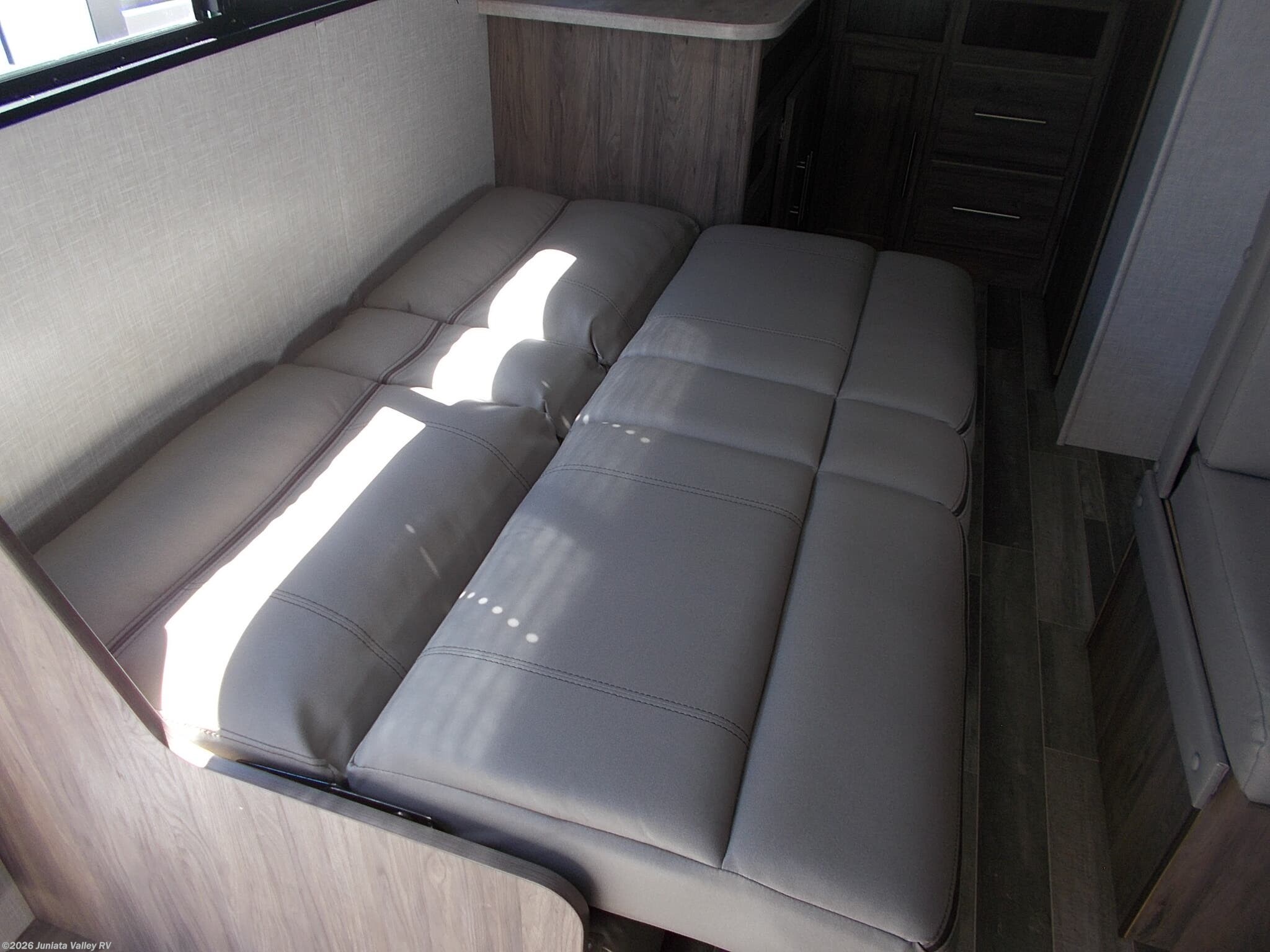 2022 CrossRoads Zinger Lite ZR18RK RV for Sale in Mifflintown, PA 17059