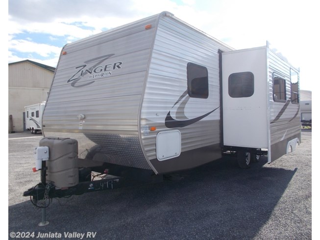 2015 CrossRoads Zinger ZT25RB - Used Travel Trailer For Sale by Juniata Valley RV in Mifflintown, Pennsylvania