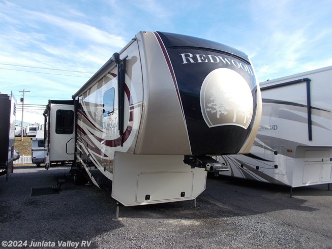 Used 2015 CrossRoads Redwood 38RL available in Mifflintown, Pennsylvania