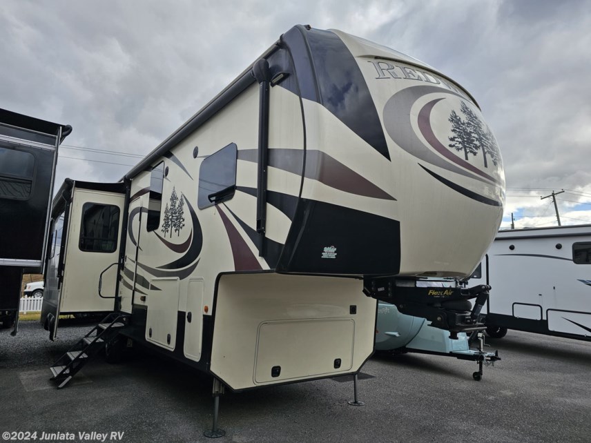 Used 2018 CrossRoads Redwood 3401RL available in Mifflintown, Pennsylvania
