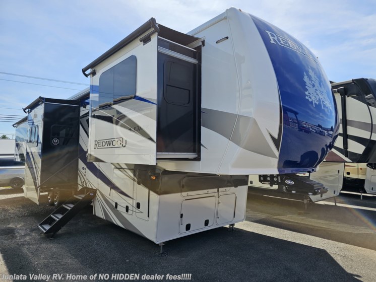 New 2024 CrossRoads Redwood RW4200FL available in Mifflintown, Pennsylvania