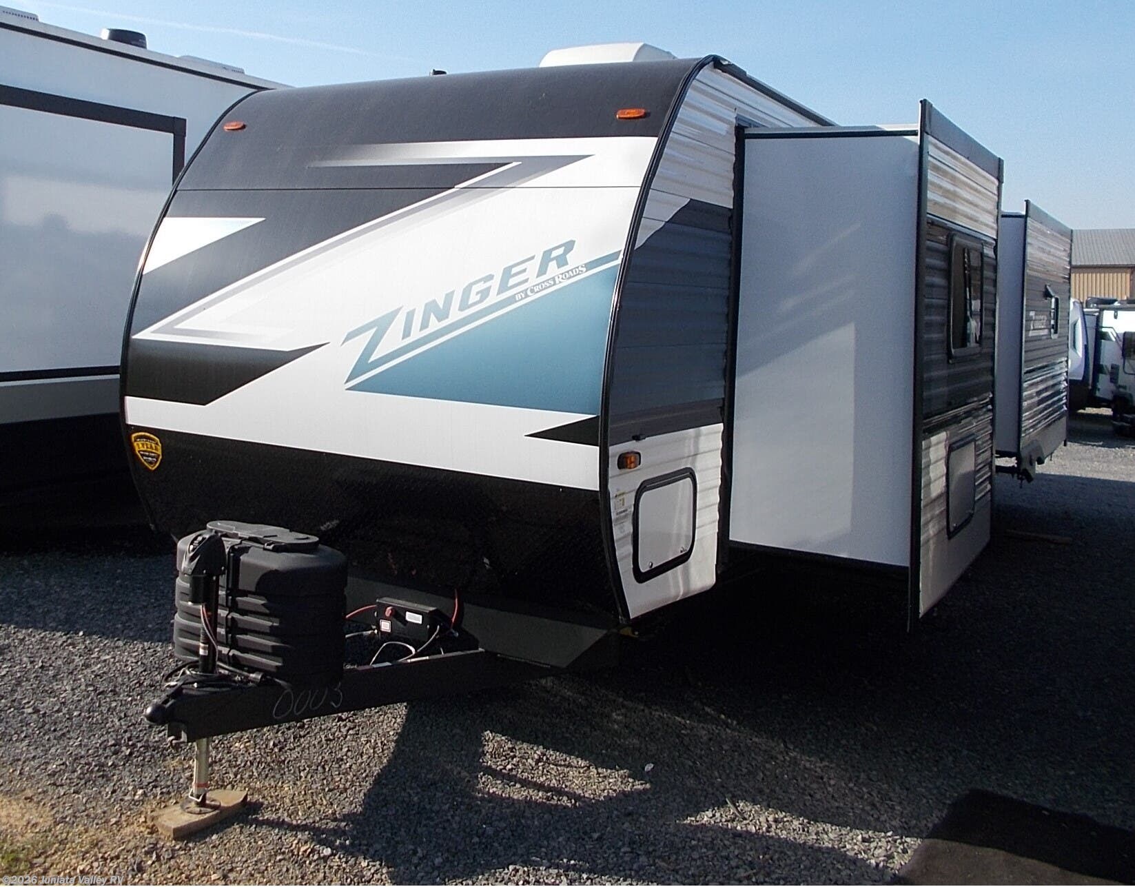 2025 Zinger 340RE by CrossRoads from Juniata Valley RV in Mifflintown, Pennsylvania
