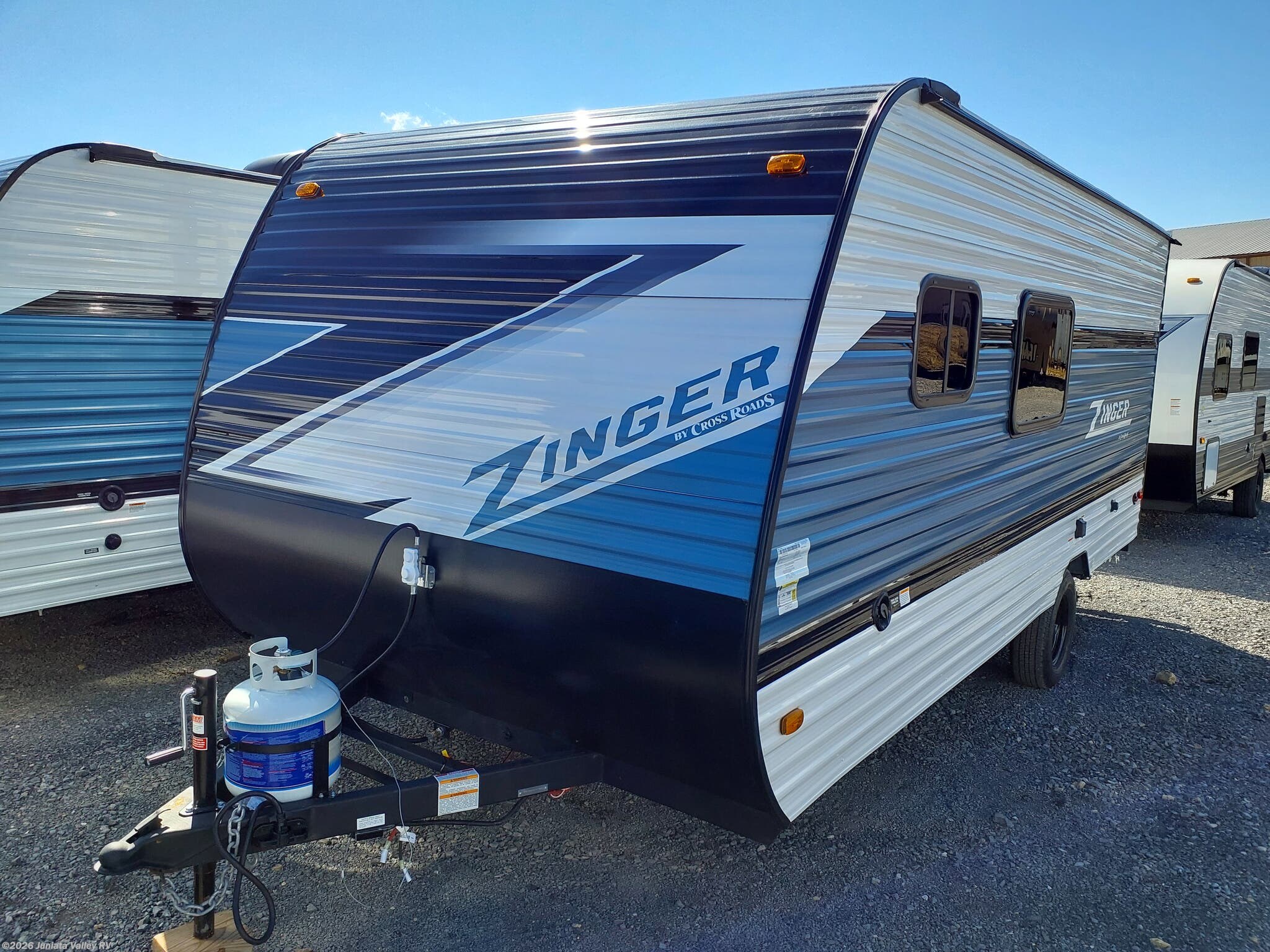 2025 Zinger 18RK by CrossRoads from Juniata Valley RV in Mifflintown, Pennsylvania