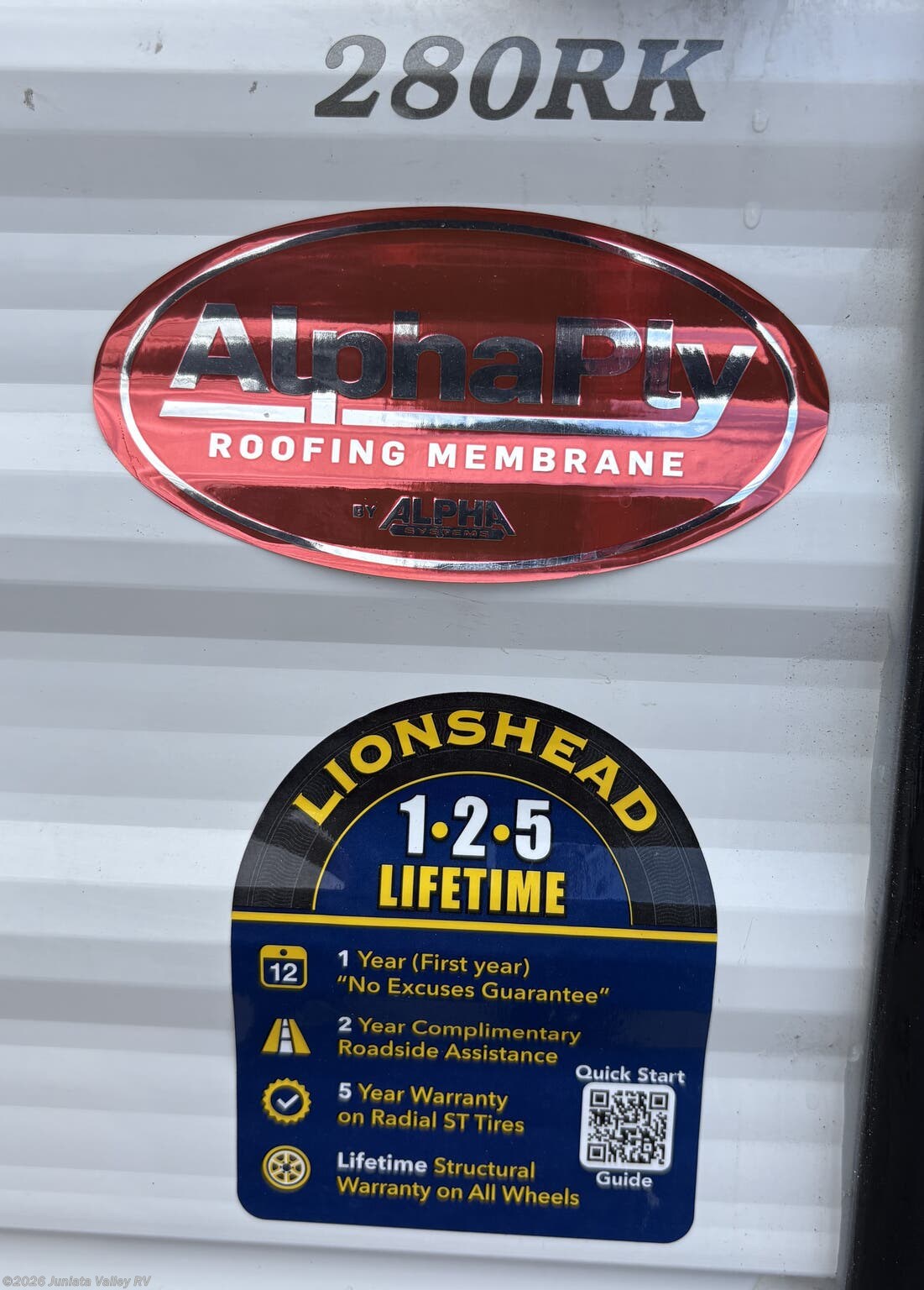 2025 CrossRoads Zinger ZR280RK - New Travel Trailer For Sale by Juniata Valley RV in Mifflintown, Pennsylvania features Shower, Detachable Power Cord, Fire Extinguisher, Dinette, Aluminum Entrance Steps