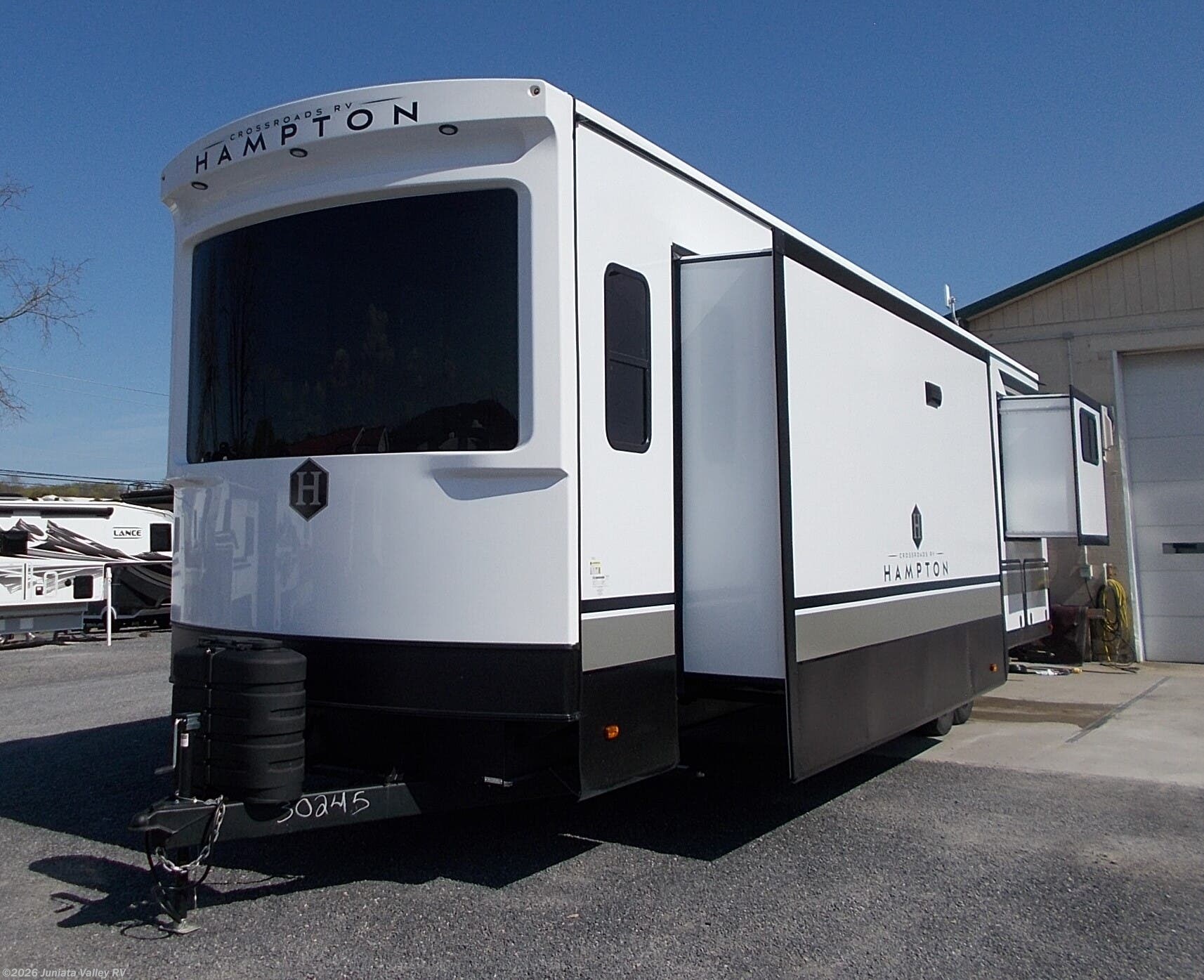 2025 CrossRoads Hampton HP395BAM - New Destination Trailer For Sale by Juniata Valley RV in Mifflintown, Pennsylvania features Pass Thru Storage, Insulated, Smoke Detector, Stabilizer Jacks, Roof Vent