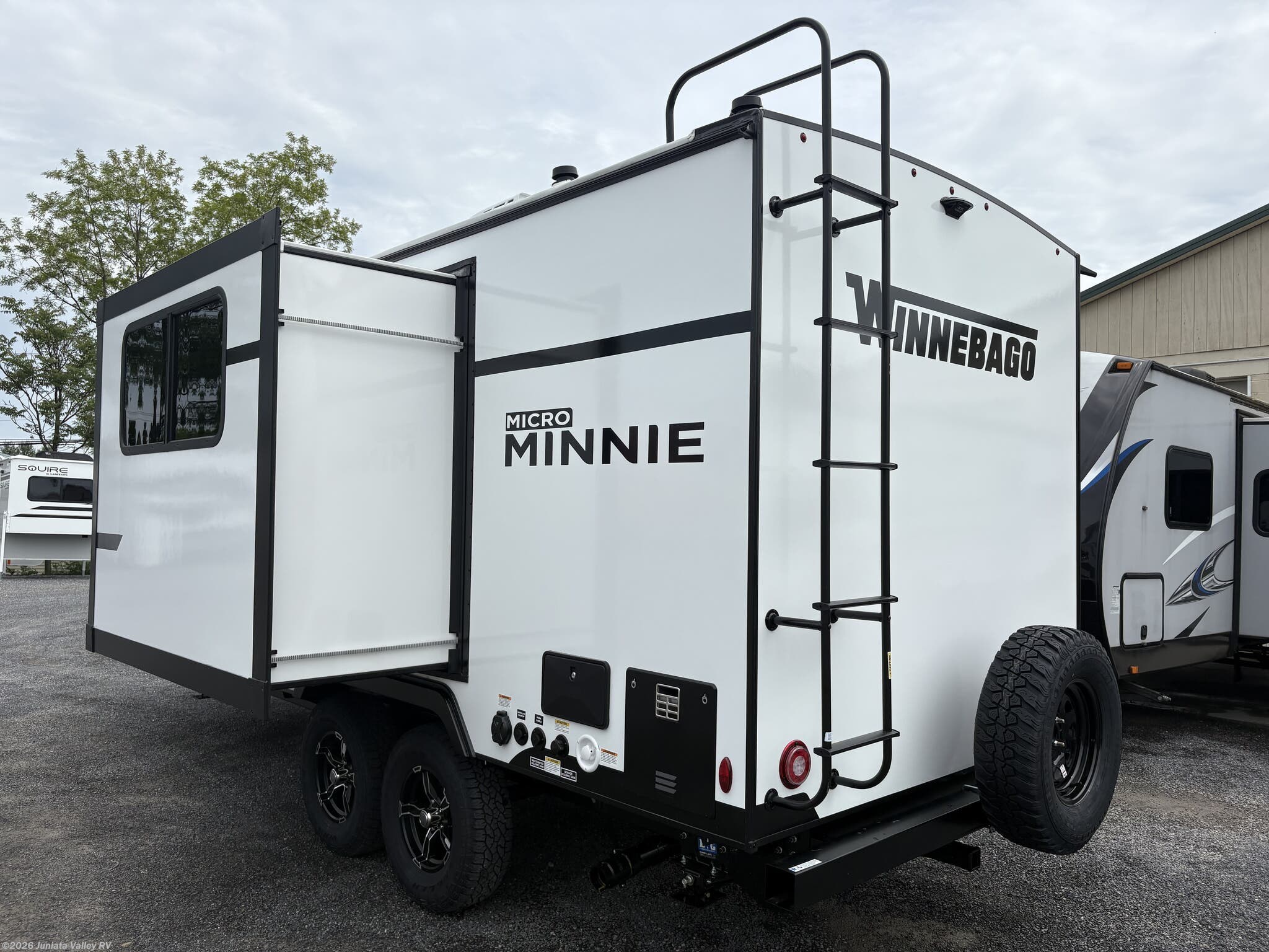 New 2025 Winnebago Micro Minnie 2108FBS available in Mifflintown, Pennsylvania