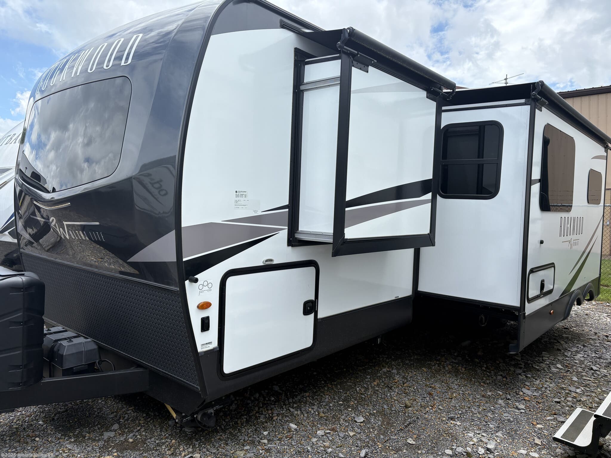 2023 Forest River Rockwood 2706WS - Used Travel Trailer for sale by Juniata Valley RV in Mifflintown, Pennsylvania