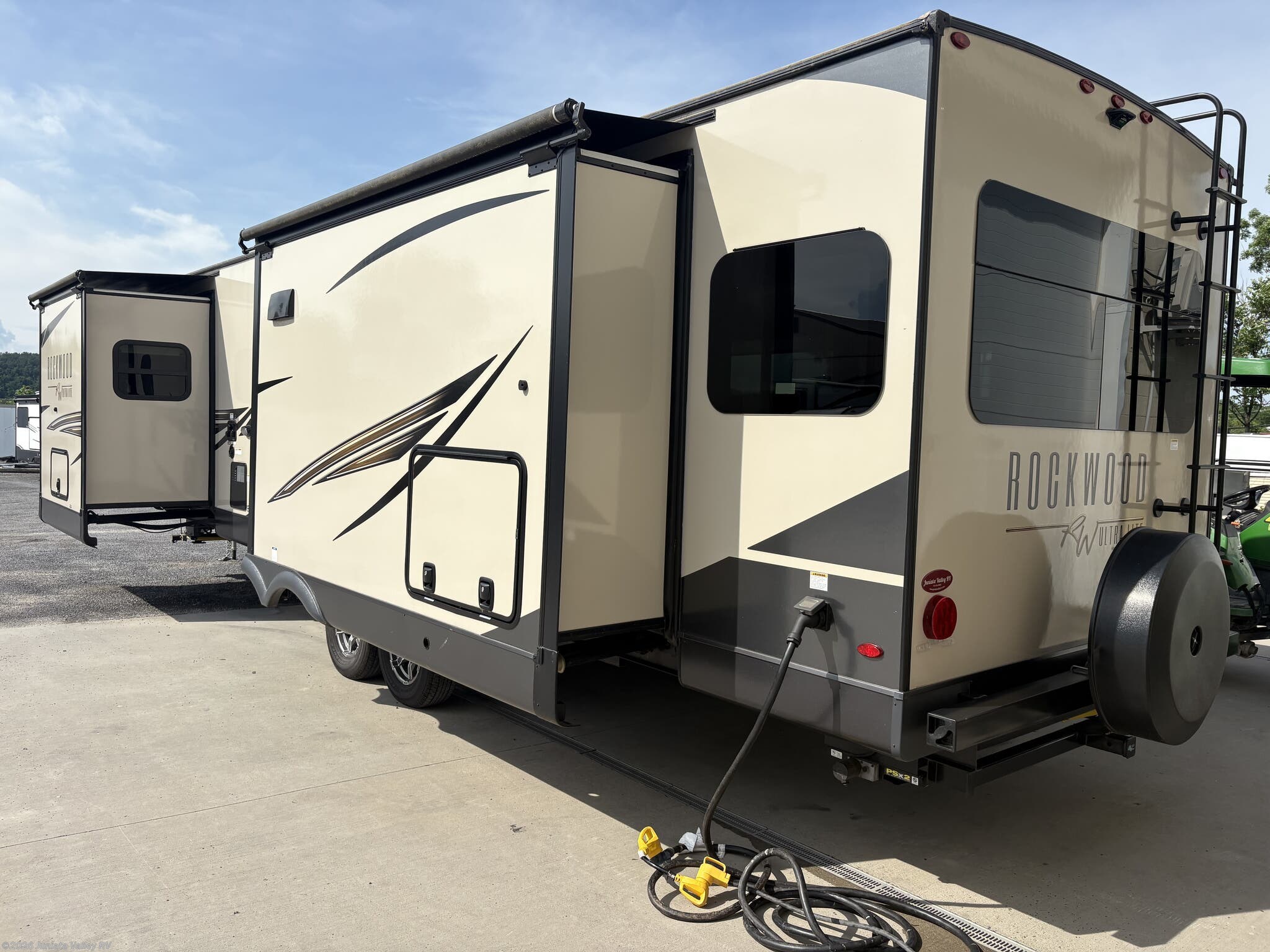 Used 2022 Forest River Rockwood Ultra Lite 2906BS available in Mifflintown, Pennsylvania