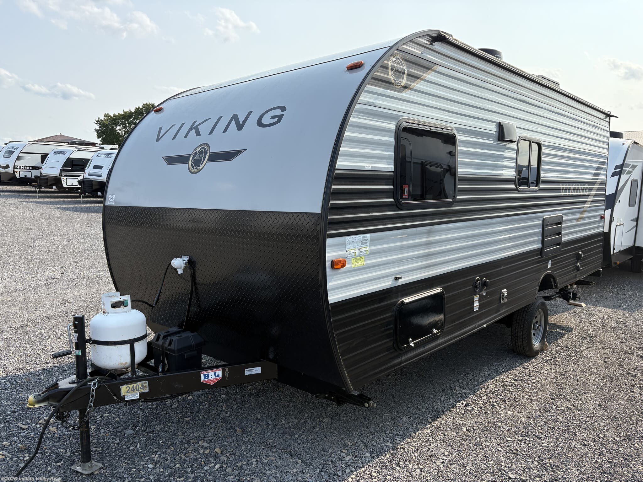 2022 Coachmen Viking 182DBU - Used Travel Trailer For Sale by Juniata Valley RV in Mifflintown, Pennsylvania features Spare Tire Kit, Exterior Speakers, Non-Smoking Unit, Dinette Bed, Exterior Grill