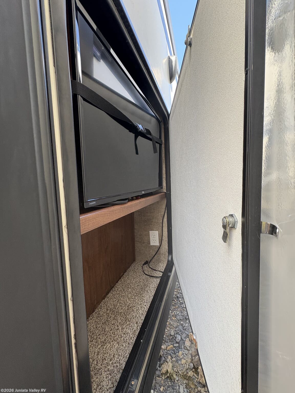 Used 2016 Coachmen Freedom Express LTZ 322RLDS available in Mifflintown, Pennsylvania