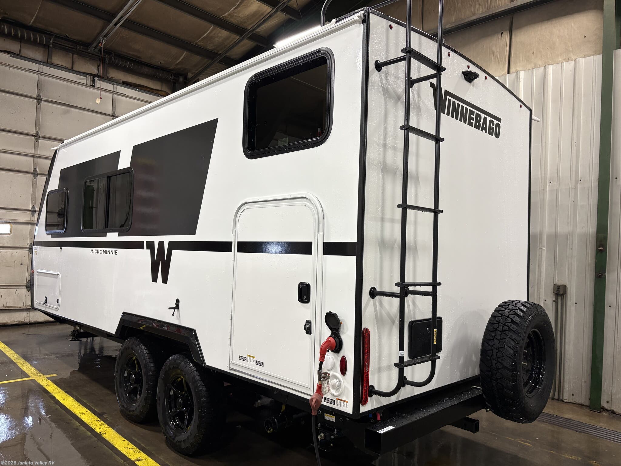 2026 Micro Minnie 1800BH by Winnebago from Juniata Valley RV in Mifflintown, Pennsylvania