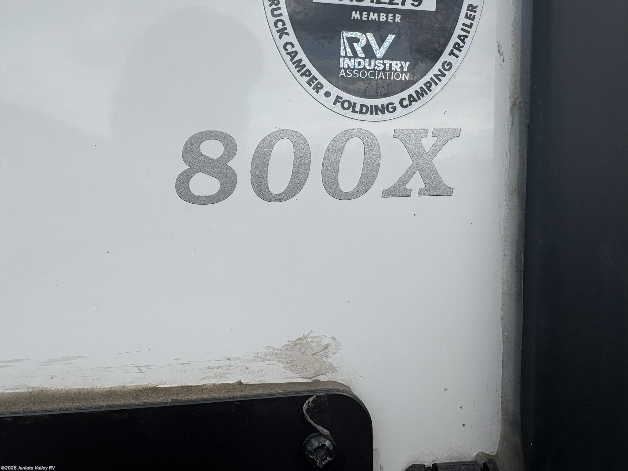 2023 Travel Lite 800X - Used Truck Camper For Sale by Juniata Valley RV in Mifflintown, Pennsylvania features Queen Bed, Dinette Bed, Power Roof Vent, Batteries, Dinette