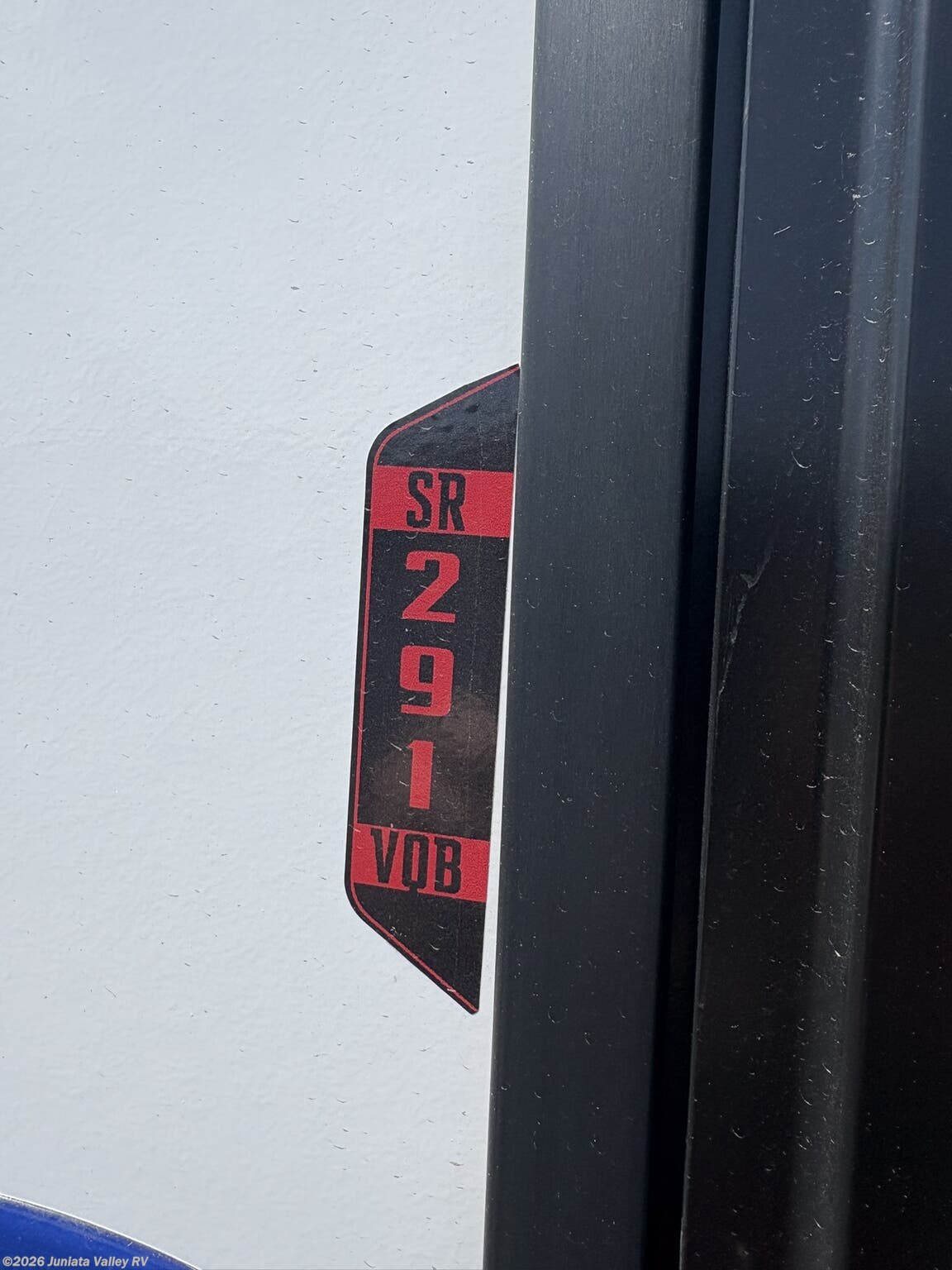 2026 Venture RV Stratus SR291VQB - New Travel Trailer For Sale by Juniata Valley RV in Mifflintown, Pennsylvania features Refrigerator, Microwave, Azdel Composite Panels, Roof Vents, Power Stabilizer Jacks