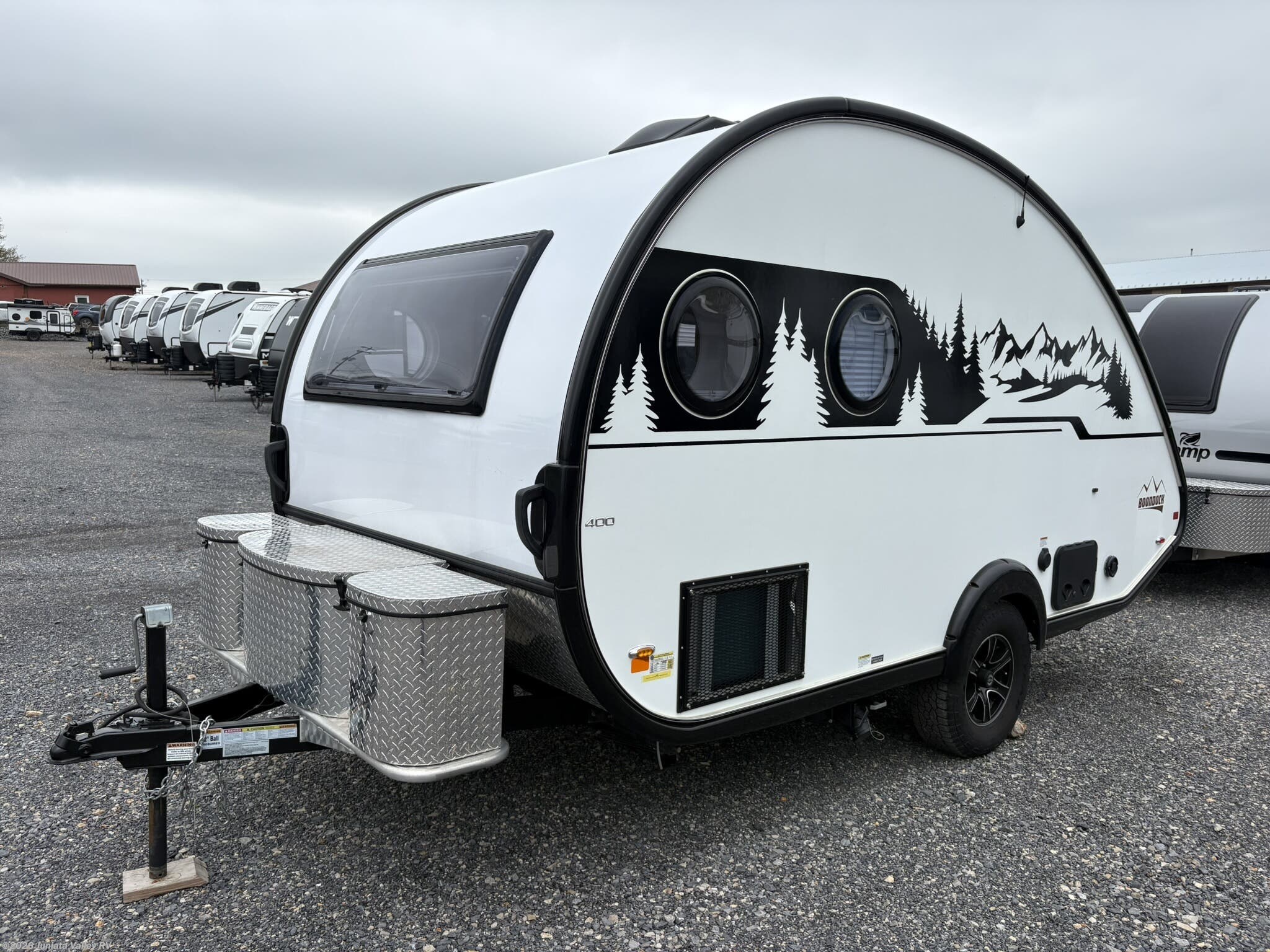2023 NuCamp TAB 400 - Used Teardrop Trailer For Sale by Juniata Valley RV in Mifflintown, Pennsylvania features Fantastic Fan, Booth Dinette, Stereo System, Bunk Beds, Roof Vents