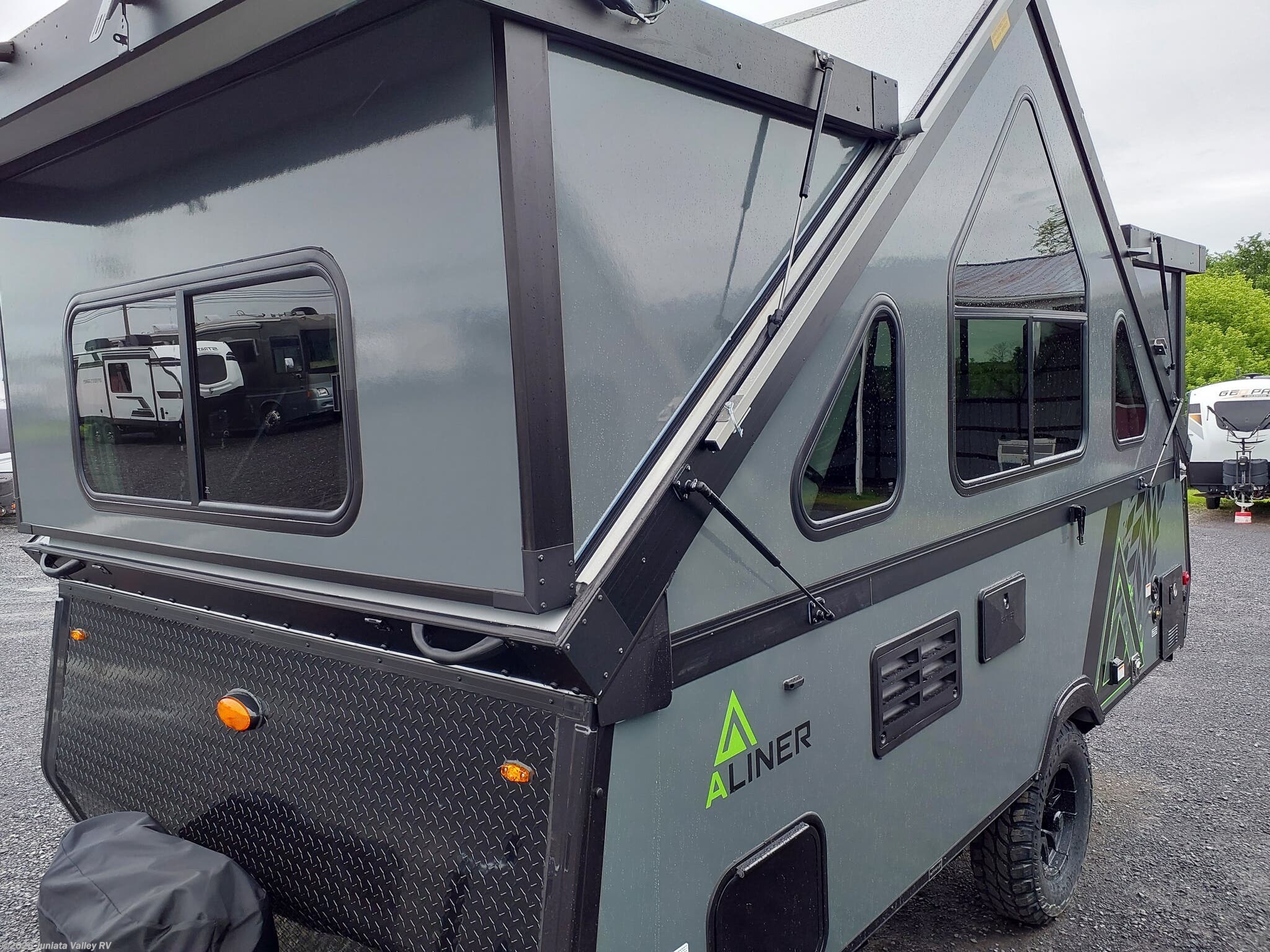 2026 Aliner Evolution 15 Twin Bed - New Popup For Sale by Juniata Valley RV in Mifflintown, Pennsylvania features Fire Extinguisher, Stabilizer Jacks, Auxiliary Battery, Refrigerator (12V), Propane