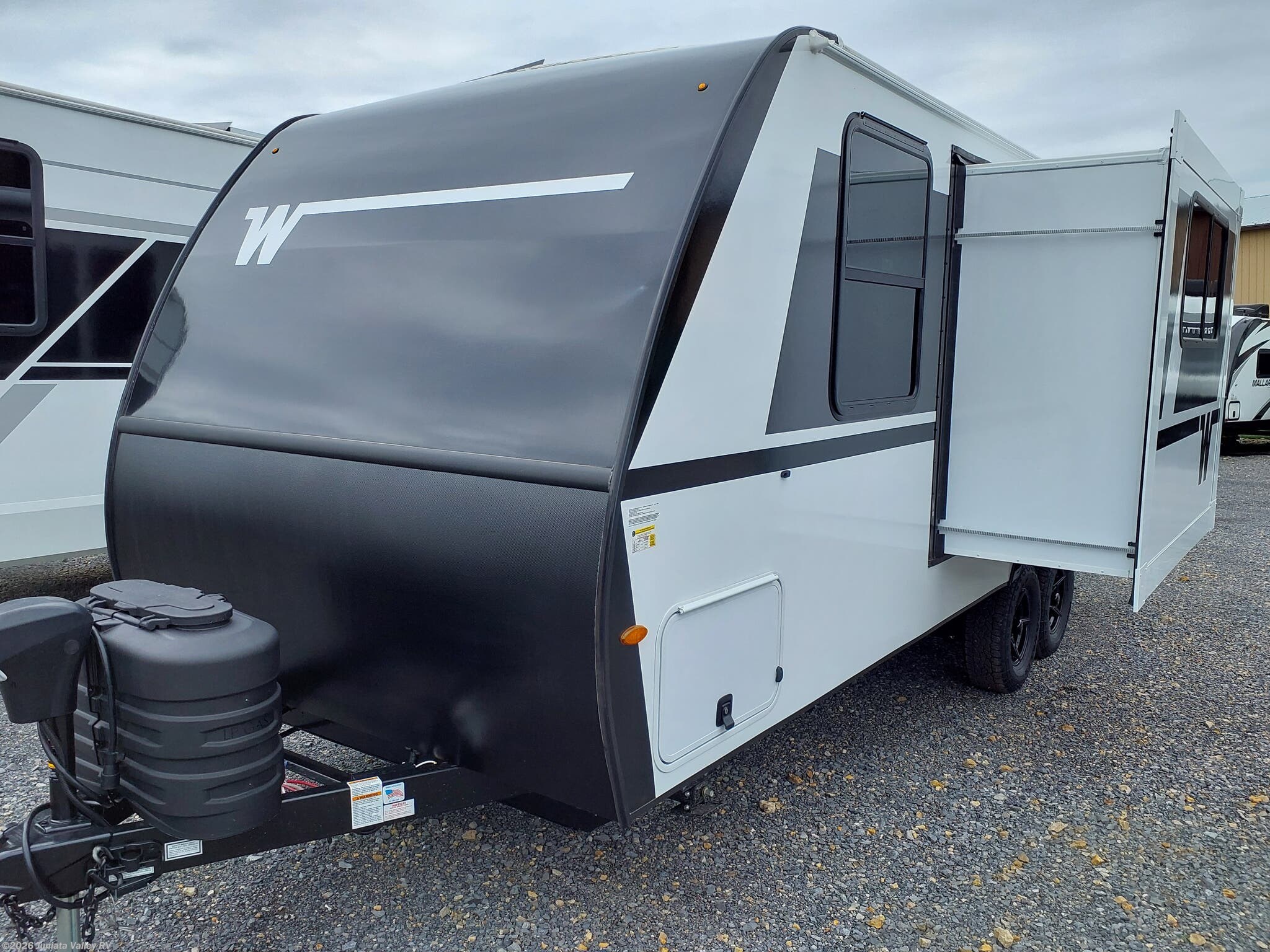 2026 Winnebago Micro Minnie 2200FBH - New Travel Trailer For Sale by Juniata Valley RV in Mifflintown, Pennsylvania features Smoke Detector, Water Heater, LP Detector, Microwave, Booth Dinette