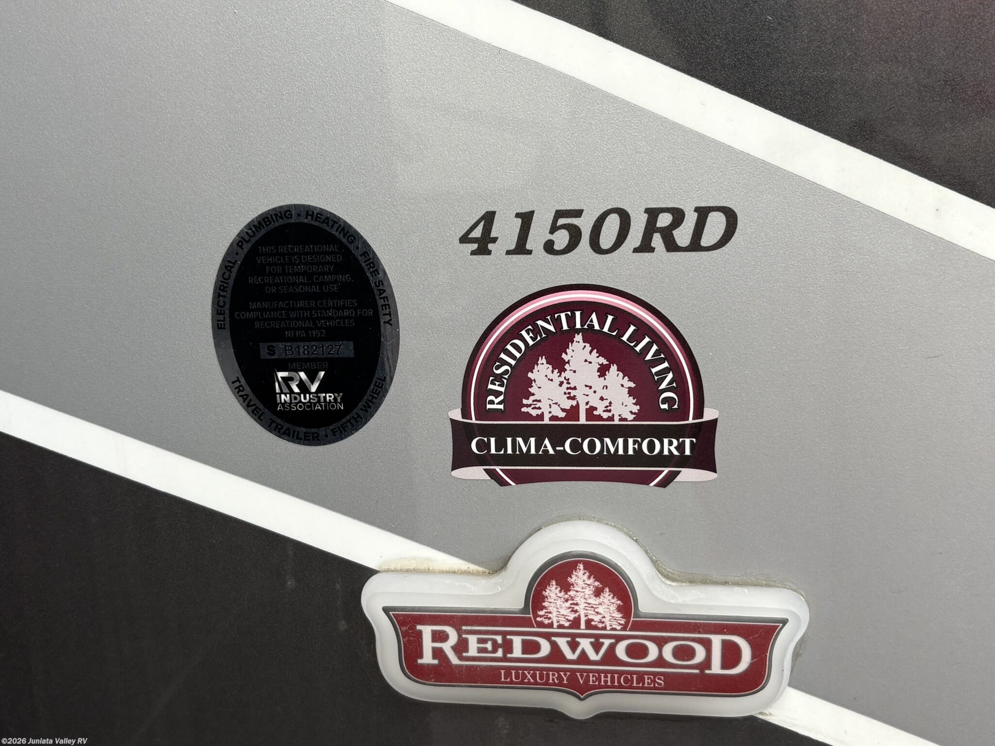 2025 CrossRoads Redwood 415RD - Used Fifth Wheel For Sale by Juniata Valley RV in Mifflintown, Pennsylvania features Slideout, Cable Prepped, Medicine Cabinet, External Shower, Automatic Leveling Jacks