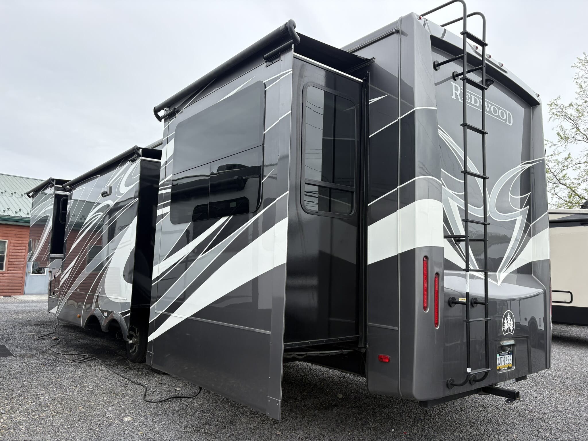 Used 2025 CrossRoads Redwood 415RD available in Mifflintown, Pennsylvania