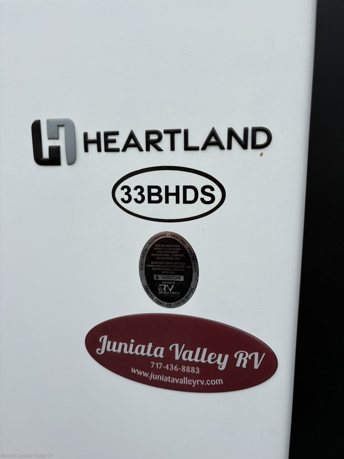2024 Heartland North Trail 33BHDS - Used Travel Trailer For Sale by Juniata Valley RV in Mifflintown, Pennsylvania features Azdel Composite Panels, Oven, Glass Shower Door, Auxiliary Battery, Sofa Bed