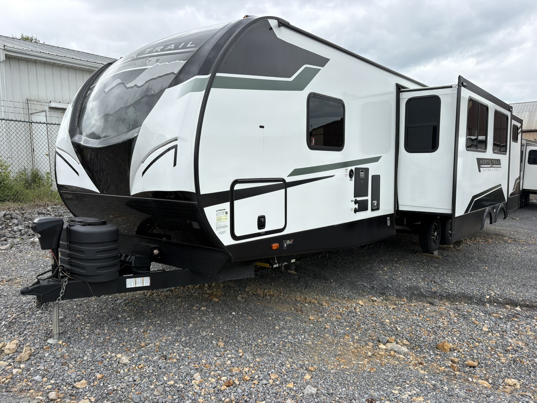 2024 North Trail 33BHDS by Heartland from Juniata Valley RV in Mifflintown, Pennsylvania
