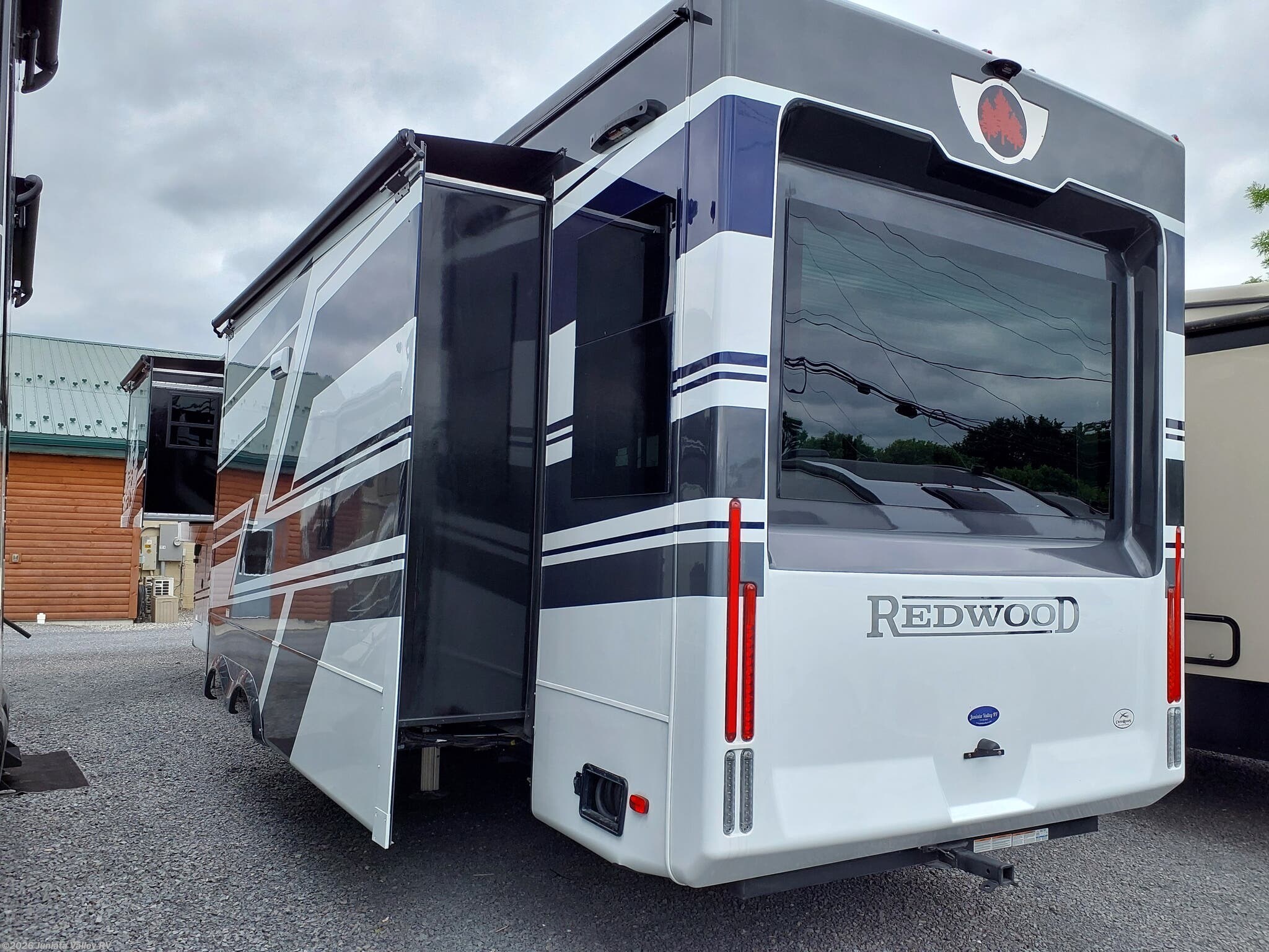 2026 Redwood 371RL by CrossRoads from Juniata Valley RV in Mifflintown, Pennsylvania