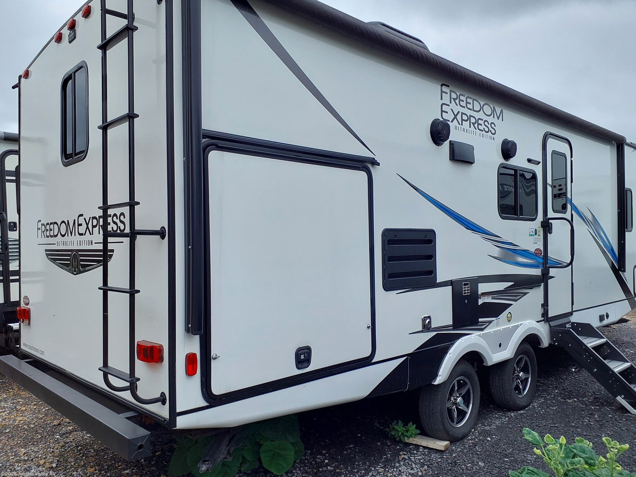Used 2021 Coachmen Freedom Express Ultra Lite 252 RBS available in Mifflintown, Pennsylvania