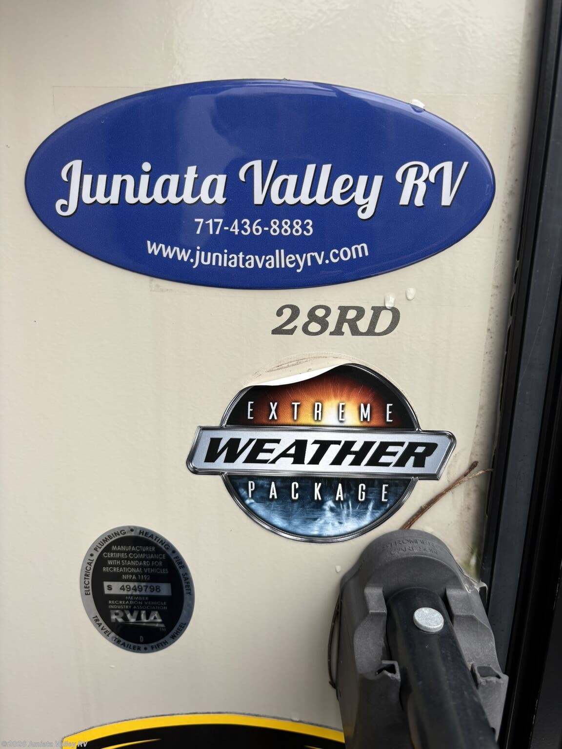 2018 CrossRoads Cruiser Aire CR-28RD - Used Fifth Wheel For Sale by Juniata Valley RV in Mifflintown, Pennsylvania features Heated Underbelly, Roof Vents, Pet Friendly, Extendable, Second Roof A/C