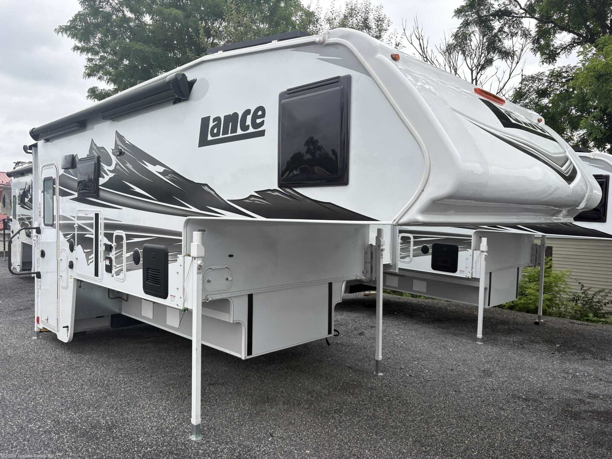 2027 TC 1172 by Lance from Juniata Valley RV in Mifflintown, Pennsylvania